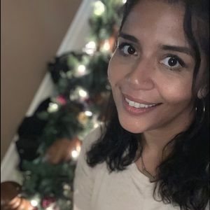 Meet your Posher, Dania